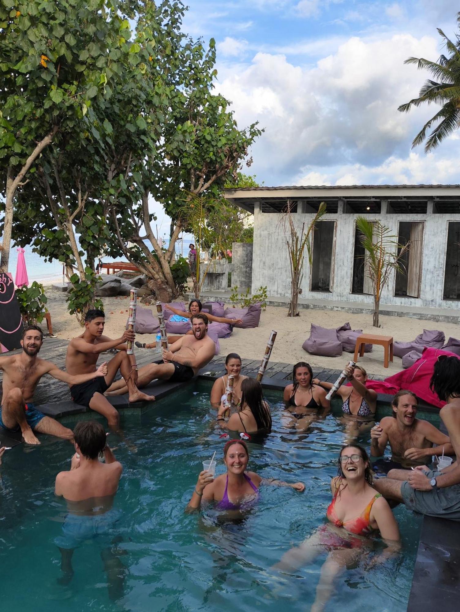 Lushy Hostel Nusa Penida Toyapakeh エクステリア 写真