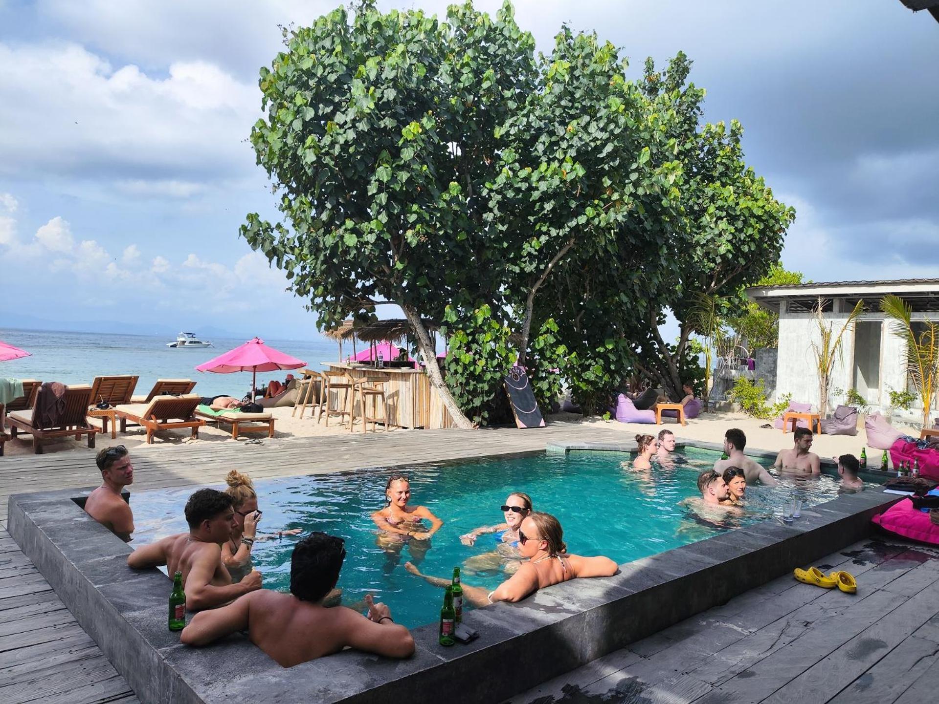 Lushy Hostel Nusa Penida Toyapakeh エクステリア 写真